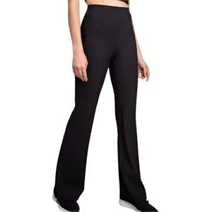 Black• Ribbed• Pants